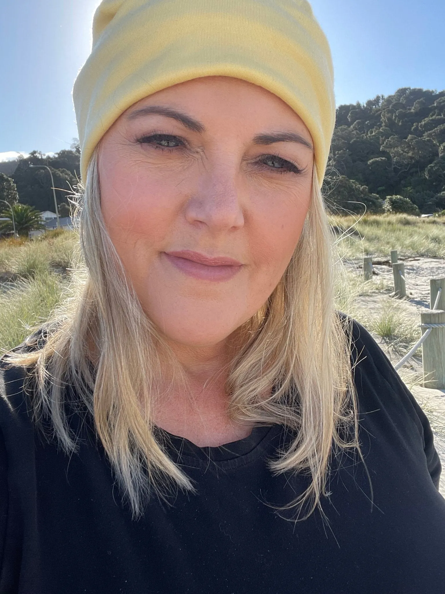 100% MERINO BEANIE CUFFED/SLOUCH BUTTERCUP
