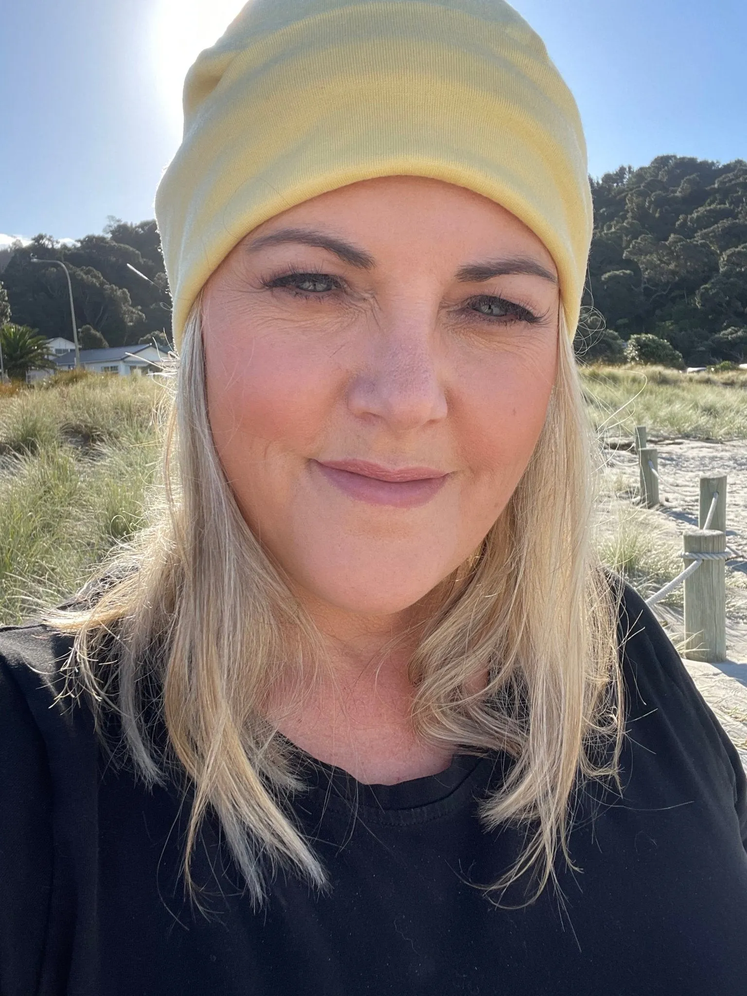 100% MERINO BEANIE CUFFED/SLOUCH BUTTERCUP