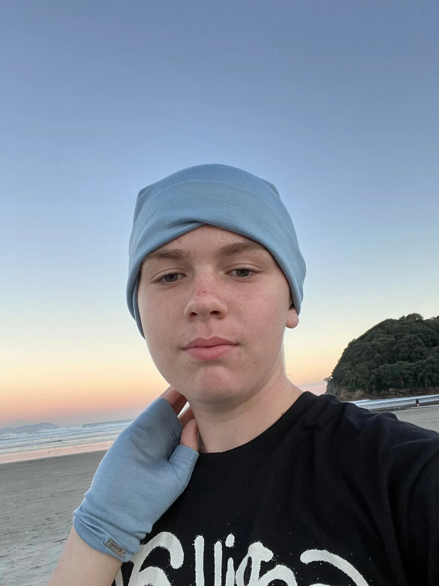 100% MERINO BEANIE CUFFED/SLOUCH DUSK BLUE