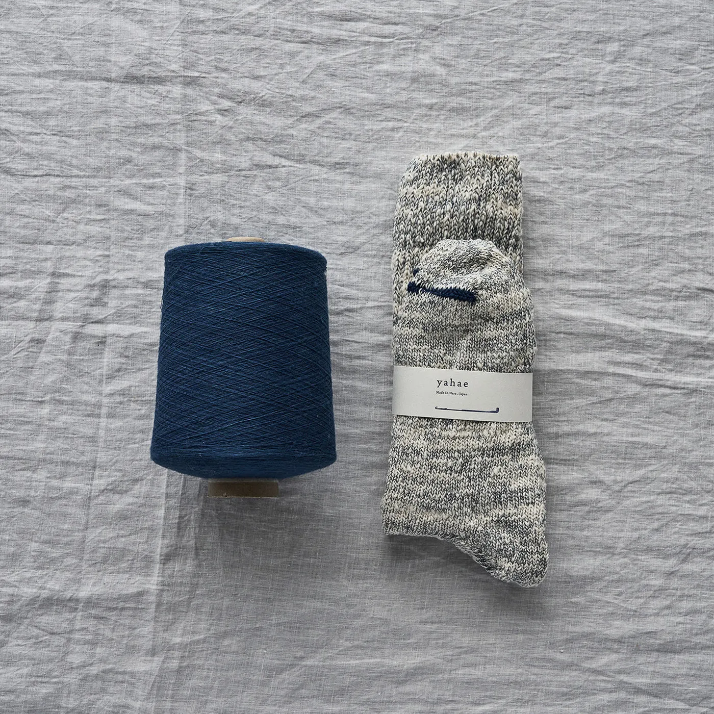 7-5010 "GARABOU" ORGANIC COTTON SLIPPER SOCKS INDIGO