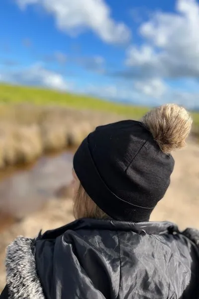 POM POM DETACHABLE FOR 100% MERINO BEANIE TAN & BLACK