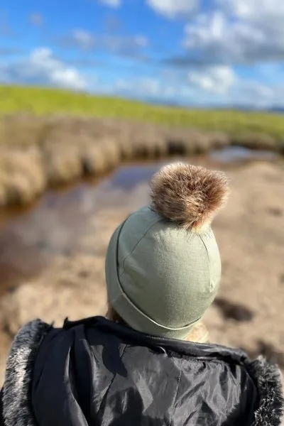 POM POM DETACHABLE FOR 100% MERINO BEANIE TAN & BLACK